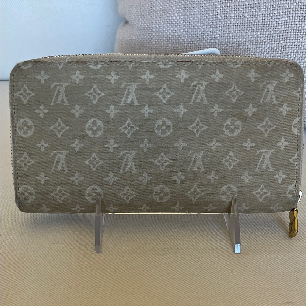 Louis Vuitton Idylle Min Lin Zippy Wallet